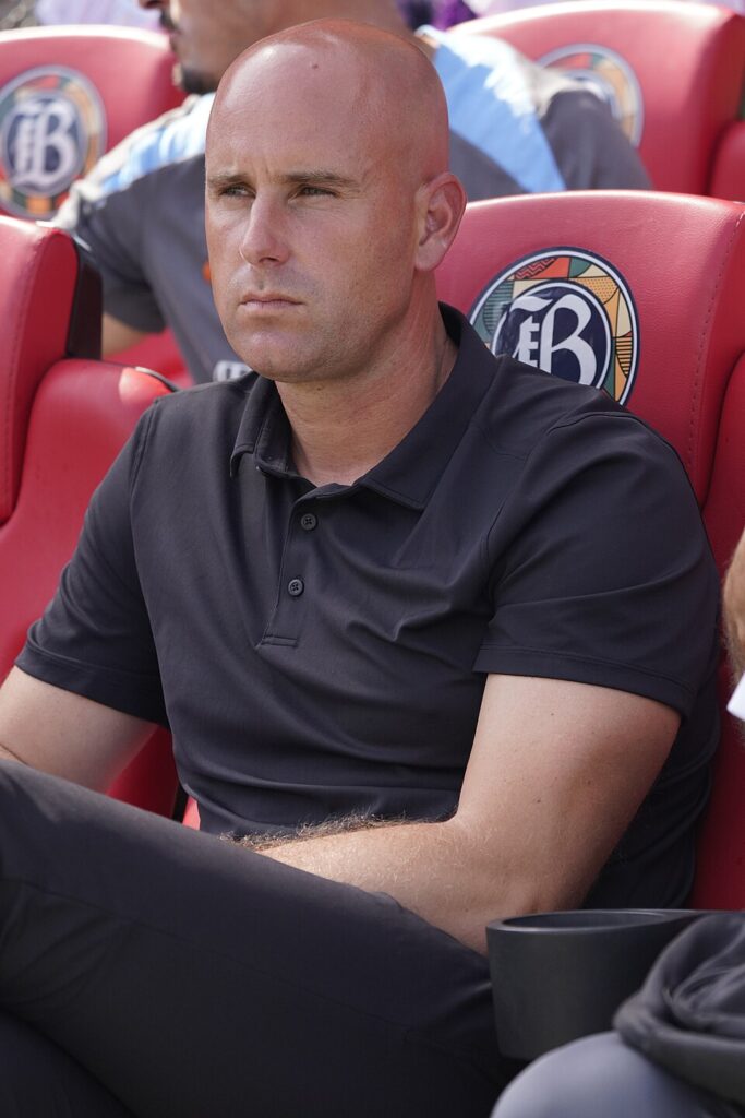 Fabrice Gautrat durante Bay FC contra Houston Dash, 23 de agosto de 2026. Foto de archivo de ECTran71, CC BY-SA 4.0; no corresponde al anuncio de su despido.