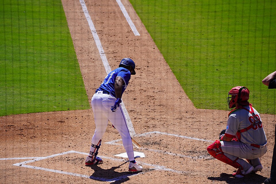 Vladimir Guerrero Jr. con Toronto en pretemporada, 21 de marzo de 2025. Foto de archivo de Ken Lund, CC BY-SA 2.0; no corresponde al jonrón descrito.